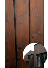 Rustikal treoverflate med Shou Sugi Ban-behandling, Kleding Oslo.