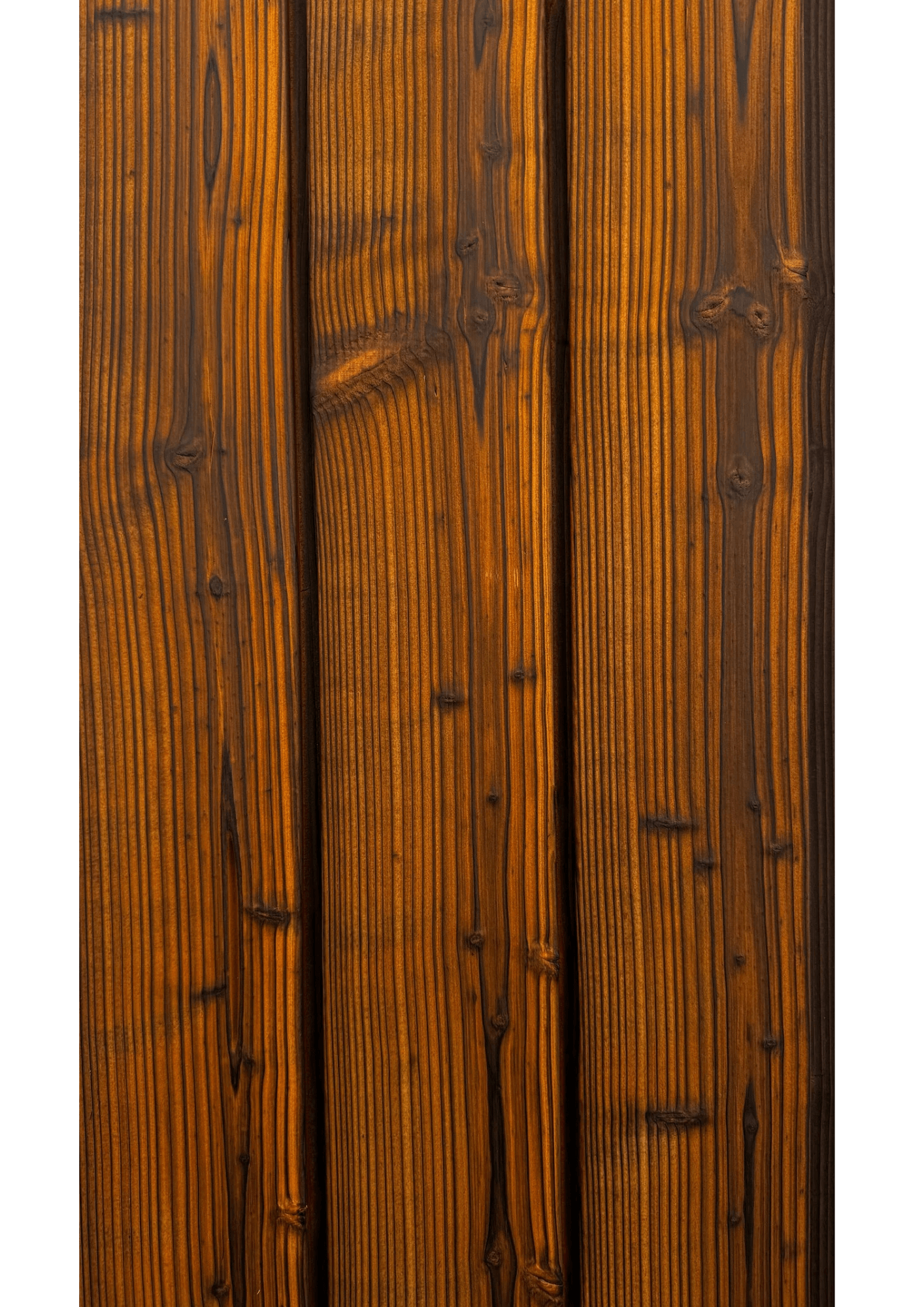 Kiefer - Shou Sugi Ban trebehandling med karbonisert overflate i vakre, varme toner.